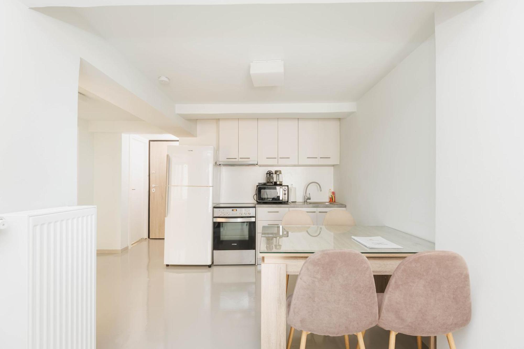 Апартаменты Beautiful Underground Nest With Prv Terrace Афины Экстерьер фото